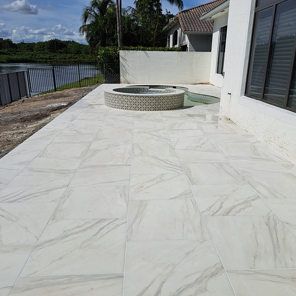 Porcelain pavers used in a backyard