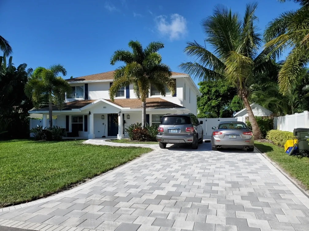 Beautiful driveway paver installation in Jupiter